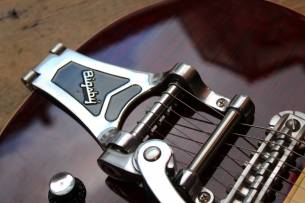 GRECO/ZEMAITIS "GZWF-401 Red with Bigsby" HARDCASE, 3, 72 KG