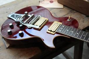 GRECO/ZEMAITIS "GZWF-401 Red with Bigsby" HARDCASE, 3, 72 KG