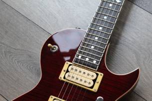GRECO/ZEMAITIS "GZWF-401 Red with Bigsby" HARDCASE, 3, 72 KG