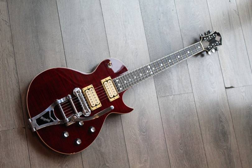 GRECO/ZEMAITIS "GZWF-401 Red with Bigsby" HARDCASE, 3, 72 KG