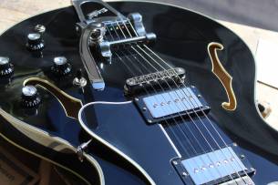 EASTMAN T486B Bigsby Black Custom, Hardcase, 4, 07 KG