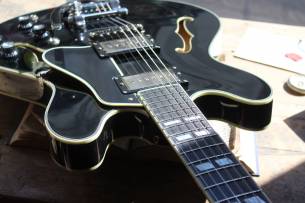 EASTMAN T486B Bigsby Black Custom, Hardcase, 4, 07 KG