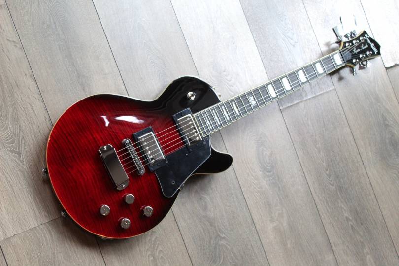 HAGSTROM Super Swede Crimson Flame, HARDCASE, 3, 80 KG
