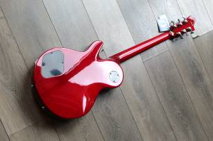 HAGSTROM Super Swede Crimson Flame, HARDCASE, 3, 80 KG