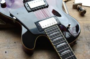 HAGSTROM Super Swede Crimson Flame, HARDCASE, 3, 80 KG