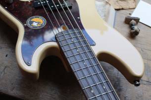 SIRE P5R Alder Five Strings Vintage White, 4, 57 KG