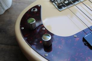 SIRE P5R Alder Five Strings Vintage White, 4, 57 KG