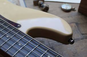 SIRE P5R Alder Five Strings Vintage White, 4, 57 KG
