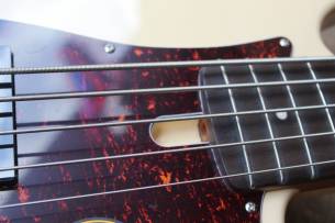 SIRE P5R Alder Five Strings Vintage White, 4, 57 KG