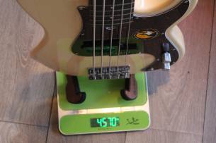 SIRE P5R Alder Five Strings Vintage White, 4, 57 KG