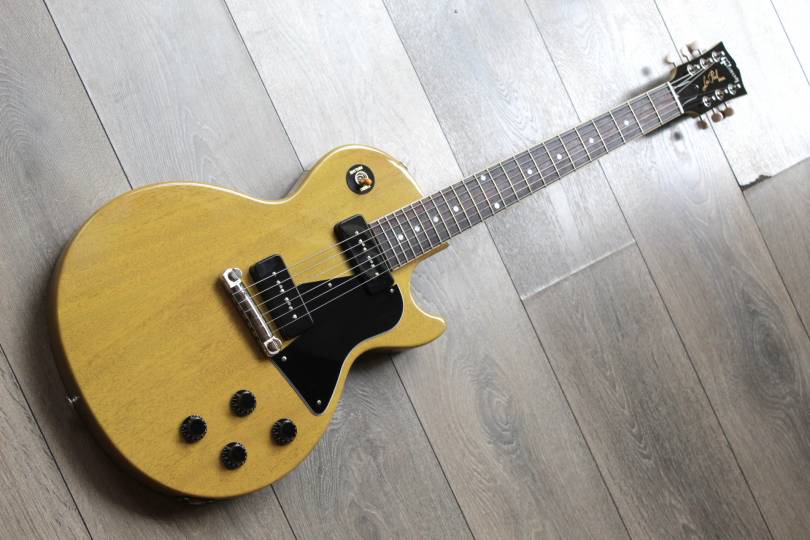 GIBSON Les Paul Special TV Yellow",HARDCASE, 3, 76 KG