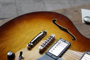 EASTMAN T486 Goldburst, HARDCASE, 3, 62 KG