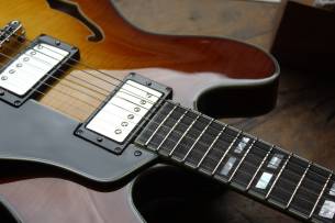 EASTMAN T486 Goldburst, HARDCASE, 3, 62 KG