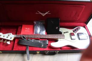 FENDER Custom Shop Custom Shop 1963 Jazz Bass Journeyman Relic Faded Aged Sonic Blue, HARDCASE 4, 30 KG