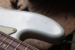 FENDER Custom Shop Custom Shop 1963 Jazz Bass Journeyman Relic Faded Aged Sonic Blue, HARDCASE 4, 30 KG