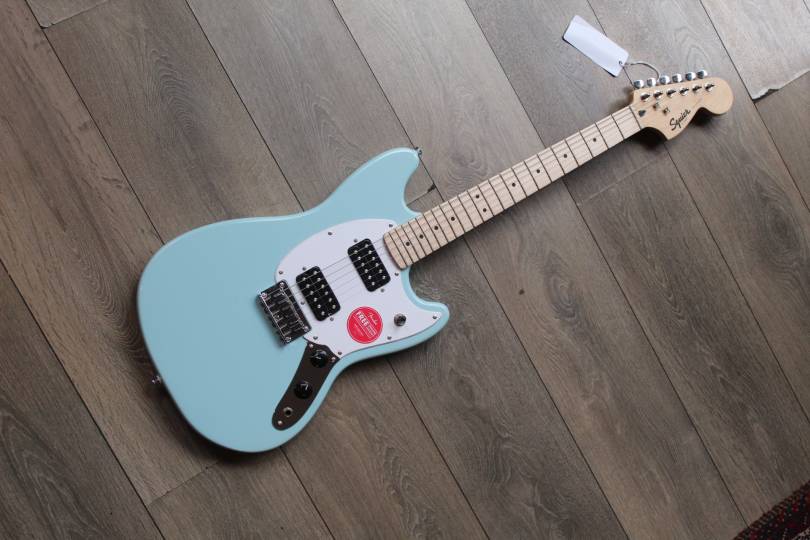SQUIER Sonic Mustang HH, Sonic Blue ,Maple, 2, 86 KG by FENDER