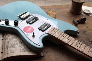 SQUIER Sonic Mustang HH, Sonic Blue ,Maple, 2, 86 KG by FENDER