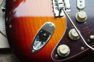 FENDER 70th Anniversary American Professional II Stratocaster , Comet Burst, HARDCASE, 3, 65 KG