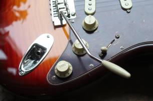 FENDER 70th Anniversary American Professional II Stratocaster , Comet Burst, HARDCASE, 3, 65 KG