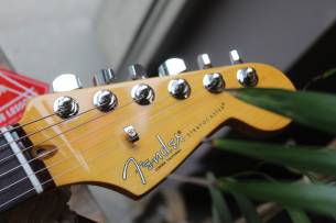 FENDER 70th Anniversary American Professional II Stratocaster , Comet Burst, HARDCASE, 3, 65 KG