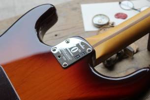 FENDER 70th Anniversary American Professional II Stratocaster , Comet Burst, HARDCASE, 3, 65 KG