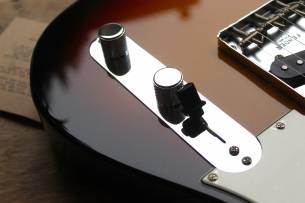 FENDER American Vintage II 1963 Telecaster 3-Color Sunburst, HARDCASE, 3, 73 KG