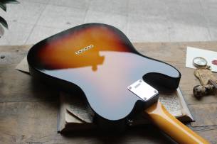 FENDER American Vintage II 1963 Telecaster 3-Color Sunburst, HARDCASE, 3, 73 KG