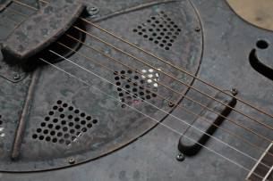 ROYALL Blues Hound Distressed Relic Brass Finish 14 Fret Single Cone Resonator With Pickup SOFTCASE,