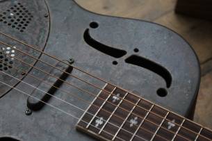 ROYALL Blues Hound Distressed Relic Brass Finish 14 Fret Single Cone Resonator With Pickup SOFTCASE,