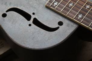 ROYALL Blues Hound Distressed Relic Brass Finish 14 Fret Single Cone Resonator With Pickup SOFTCASE,