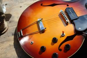 STANFORD Crossroad Thinline 30 Sunburst Matte HARDCASE, 2, 76 KG