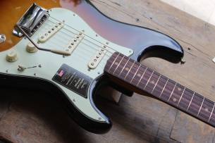 FENDER American Vintage II '61 Stratocaster, Three Color Sunburst, HARDCASE,