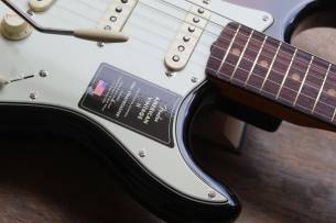 FENDER American Vintage II '61 Stratocaster, Three Color Sunburst, HARDCASE,