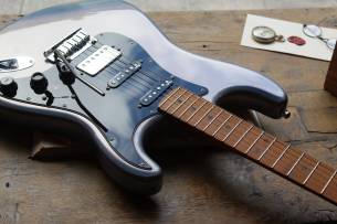 FENDER 70TH Anniversary Ultra Stratocaster HSS, HARDCASE, 3, 77 KG