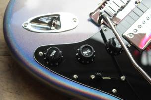 FENDER 70TH Anniversary Ultra Stratocaster HSS, HARDCASE, 3, 77 KG