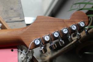 FENDER 70TH Anniversary Ultra Stratocaster HSS, HARDCASE, 3, 77 KG