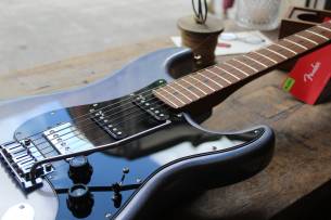 FENDER 70TH Anniversary Ultra Stratocaster HSS, HARDCASE, 3, 77 KG