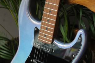 FENDER 70TH Anniversary Ultra Stratocaster HSS, HARDCASE, 3, 77 KG