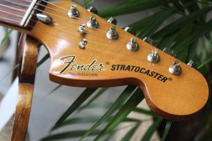FENDER 70th Anniversary Vintera II Antigua Stratocaster HARDCASE ,3, 40 KG