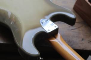 FENDER 70th Anniversary Vintera II Antigua Stratocaster HARDCASE ,3, 40 KG