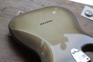 FENDER 70th Anniversary Vintera II Antigua Stratocaster HARDCASE ,3, 40 KG