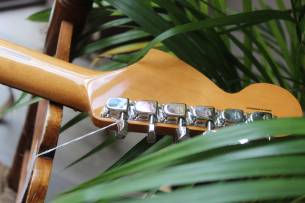 FENDER 70th Anniversary Vintera II Antigua Stratocaster HARDCASE ,3, 40 KG