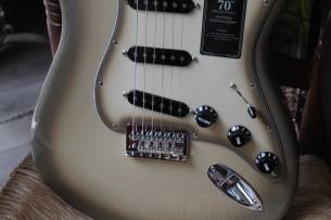 FENDER 70th Anniversary Vintera II Antigua Stratocaster HARDCASE ,3, 40 KG