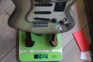 FENDER 70th Anniversary Vintera II Antigua Stratocaster HARDCASE ,3, 40 KG