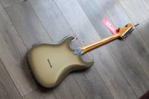 FENDER 70th Anniversary Vintera II Antigua Stratocaster HARDCASE ,3, 40 KG