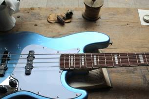 G & L Tribute Series JB Color: Lake Placid Blue, 4, 46 KG
