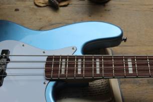 G & L Tribute Series JB Color: Lake Placid Blue, 4, 46 KG