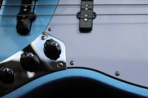 G & L Tribute Series JB Color: Lake Placid Blue, 4, 46 KG