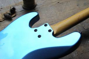 G & L Tribute Series JB Color: Lake Placid Blue, 4, 46 KG