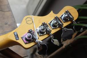 G & L Tribute Series JB Color: Lake Placid Blue, 4, 46 KG